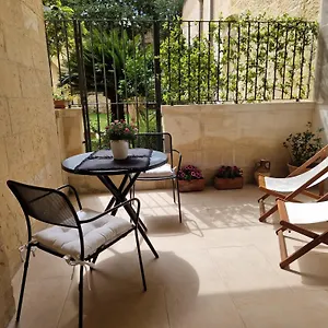 https://al-centro-di-lecce-appartamento-le-due-rose.lecce-hotels.com